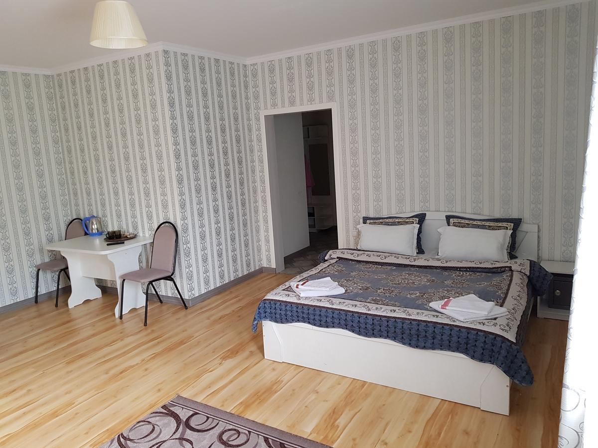 Mini Hotel Leila Almaty Luaran gambar