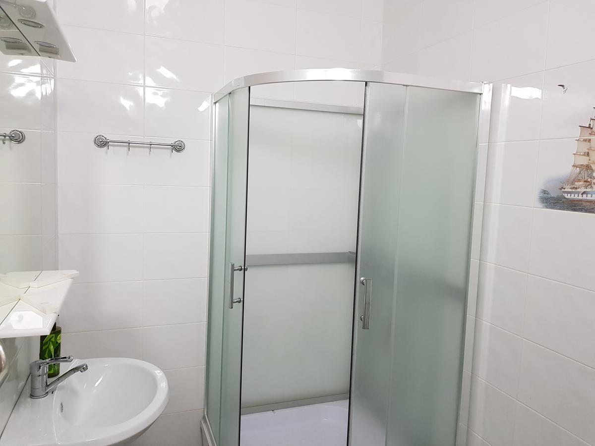 Mini Hotel Leila Almaty Luaran gambar