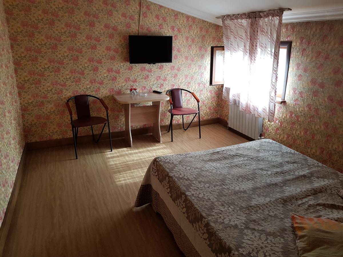 Mini Hotel Leila Almaty Luaran gambar
